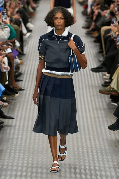 Look 17